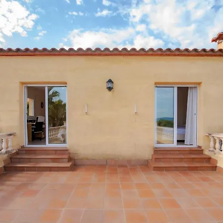 Carrera Villa