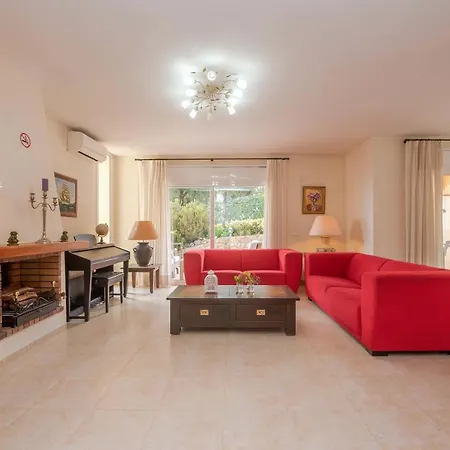 Villa Carrera *