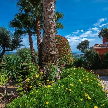 Villa Carrera *